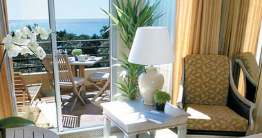 Rooms & suites
