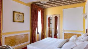 Rooms and Suites